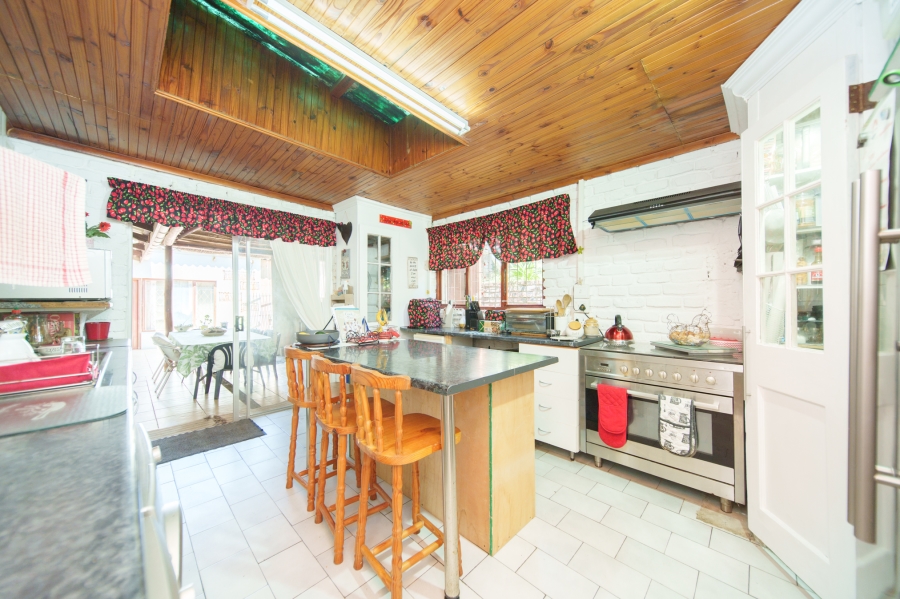 5 Bedroom Property for Sale in Queensberry Bay Eastern Cape